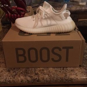 YEEZY 350 V2 CREAM WHITE